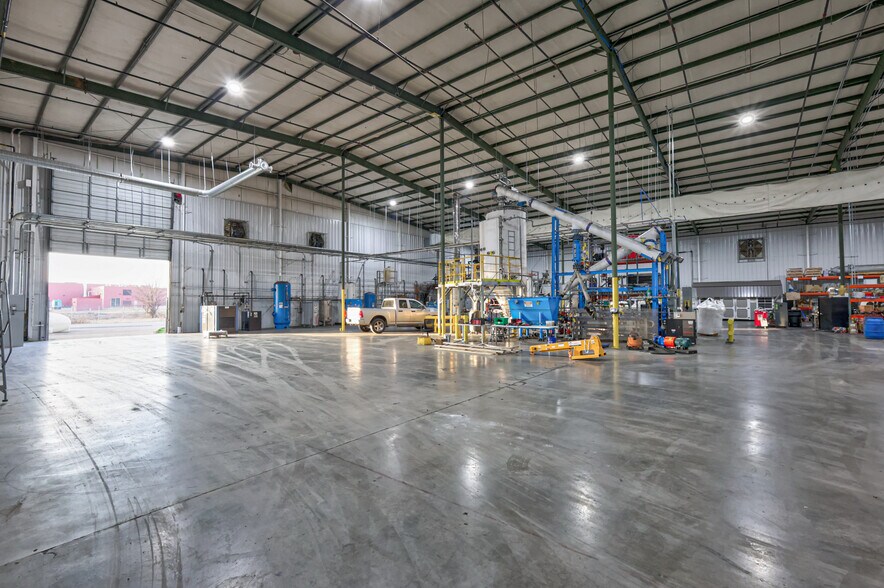 More Photos Of 831 Park Ave, Murfreesboro Manufacturing For Lease