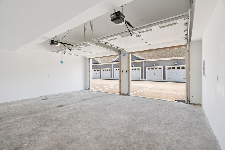 More Photos Of 3 Quill Lane, Barrington Apartments For Lease