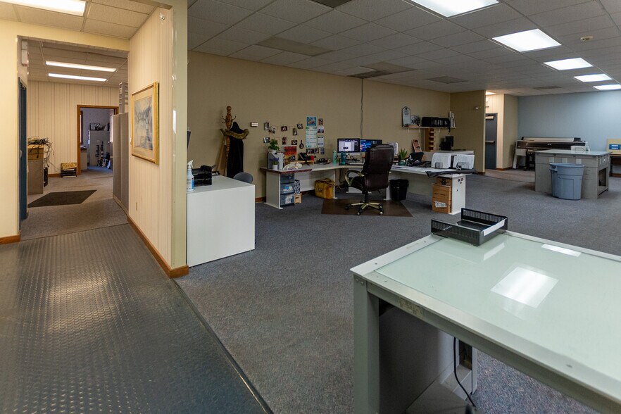 More Photos Of 1 Victor Way, Sharon Warehouse For Sale