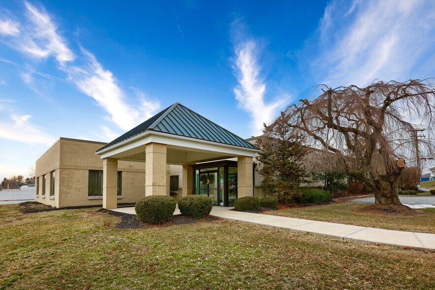 More Photos Of 1195 Ivy Dr, Lancaster Manufacturing For Sale