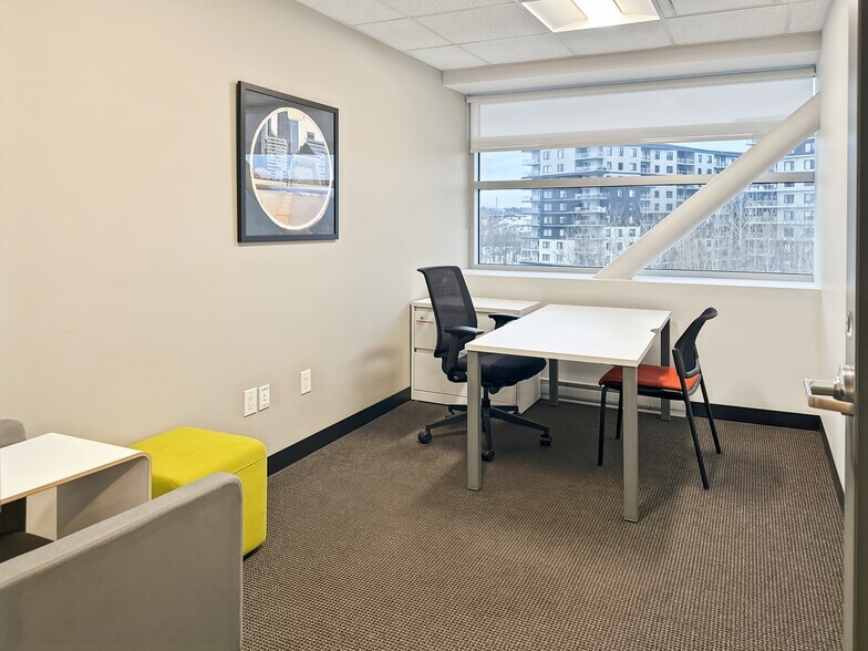 More Photos Of 1190B Rue De Courchevel, Lévis Coworking Space