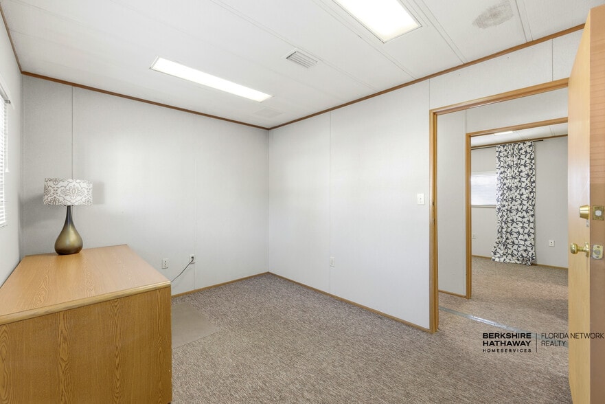 More Photos Of 5876 Old Timuquana Rd, Jacksonville Office For Lease