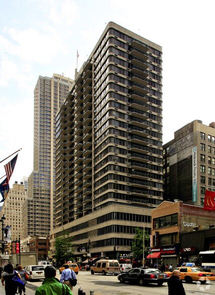 More Photos Of 980 Avenue of the Americas, New York Multifamily For Sale
