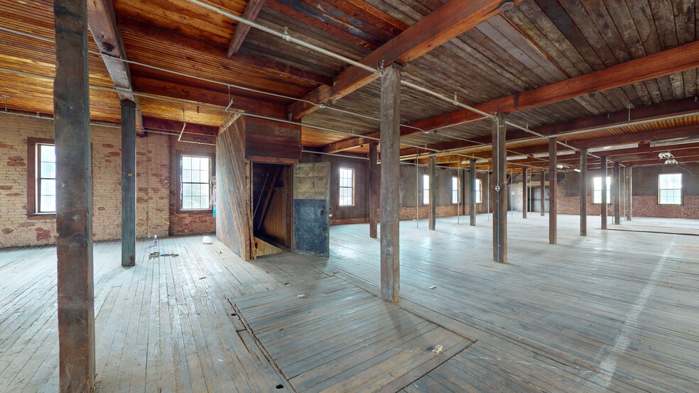 More Photos Of 35 Oakland St, Manchester Warehouse For Sale