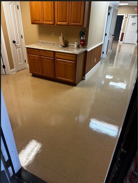 More Photos Of 231 Highway 96, Broussard Manufacturing For Lease