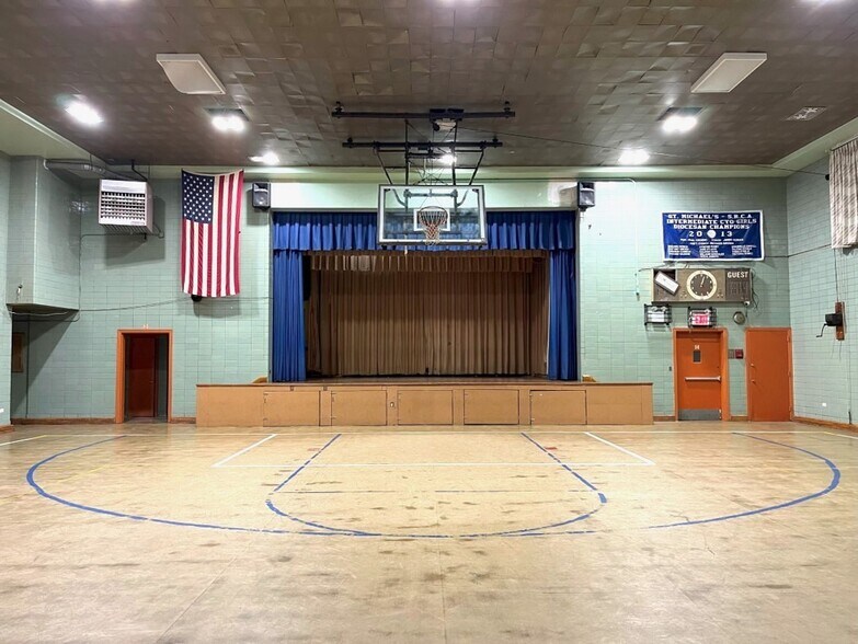 More Photos Of 237 Jerome St, Brooklyn Schools For Lease