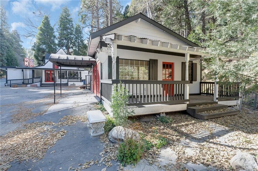 More Photos Of 26890 CA-189 Hwy, Blue Jay Storefront Retail Residential For Lease