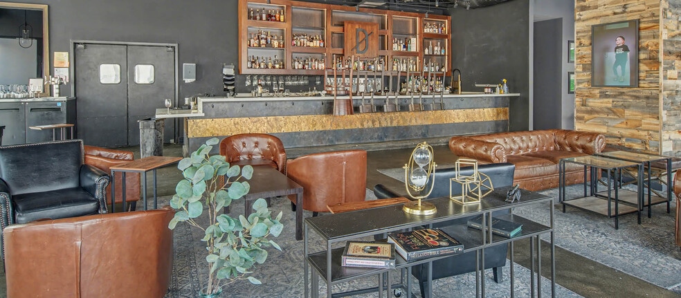 More Photos Of 220 E 4th St, Santa Ana General Retail For Lease