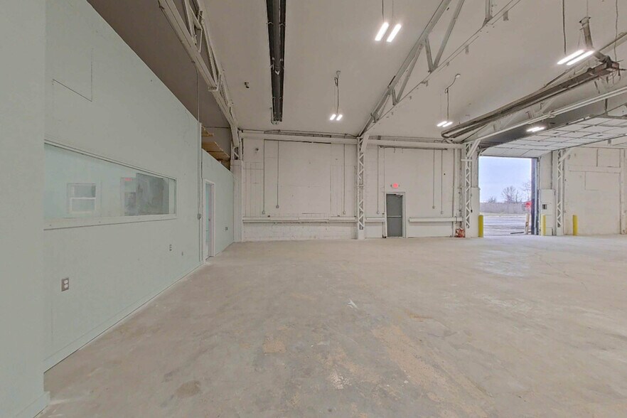 More Photos Of 3108 E Bristol Rd, Burton Warehouse For Lease