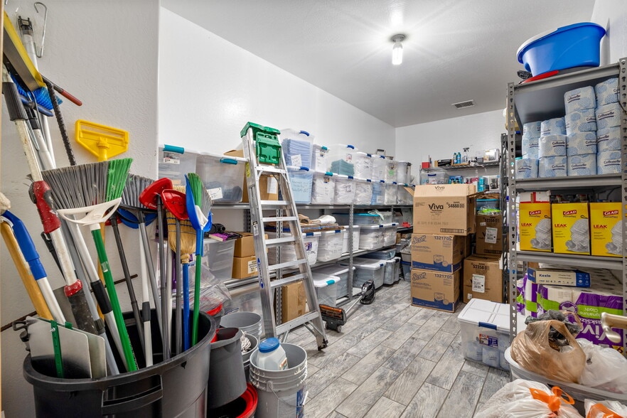 More Photos Of 2 County Road 2141 rd, Alpine Hotel For Sale