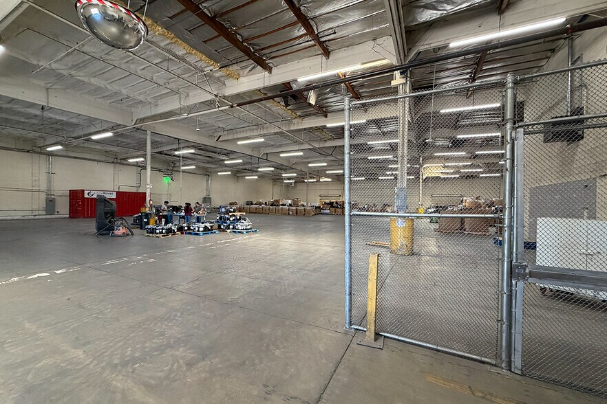More Photos Of 2860 S East Ave, Fresno Warehouse For Sale