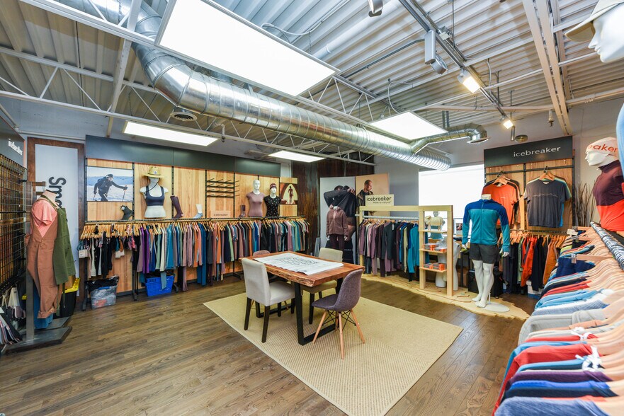 More Photos Of 750 Oakdale Rd, Toronto Light Distribution For Sale