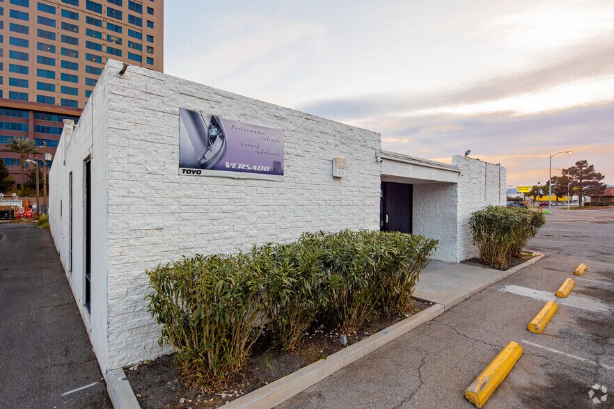Primary Photo Of 3680 Highland Dr, Las Vegas Service For Lease