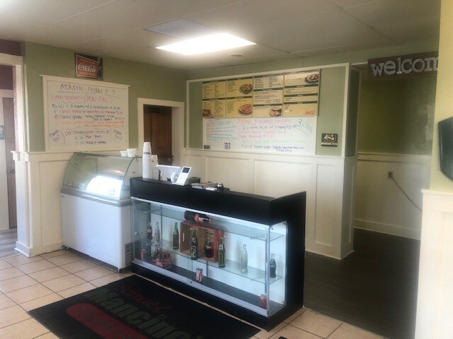 More Photos Of 903 W Market St, Nappanee Restaurant For Sale