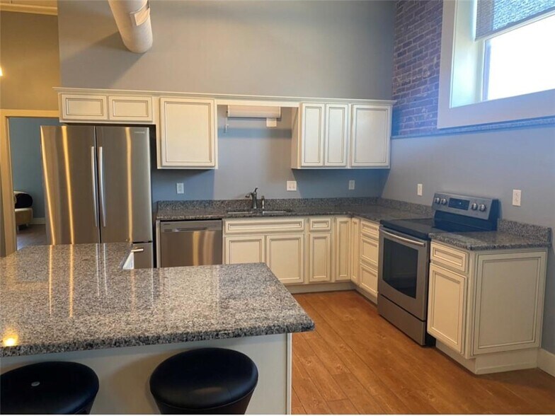 More Photos Of 107 S 6th St, Saint Joseph Apartments For Sale