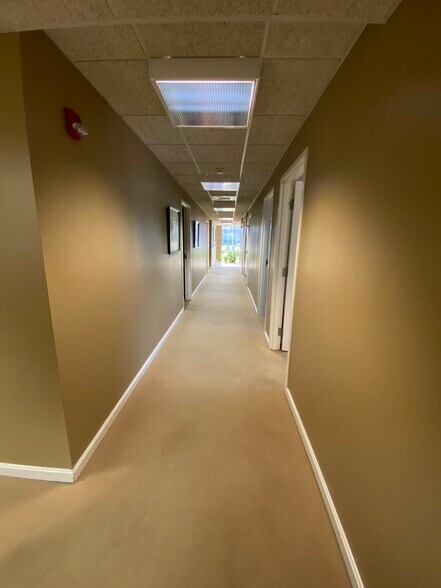 More Photos Of 100 Saint Ann St, Owensboro Office For Lease