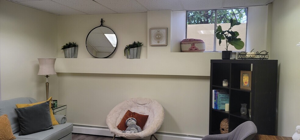 More Photos Of 10 S Clinton St, Doylestown Office For Lease