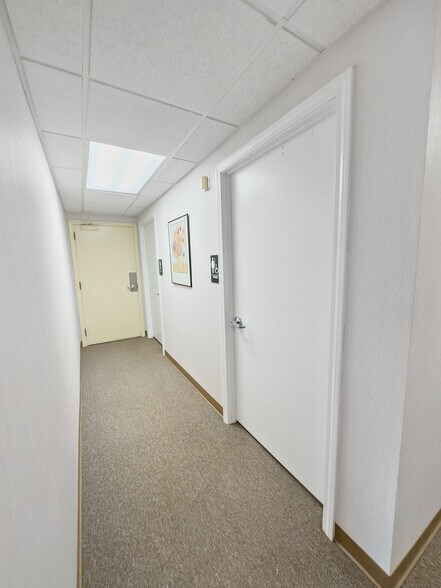 More Photos Of 257 E Center St, Manchester Medical For Lease