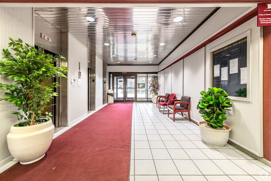 More Photos Of 5 Severance Cir, Cleveland Heights Medical For Lease