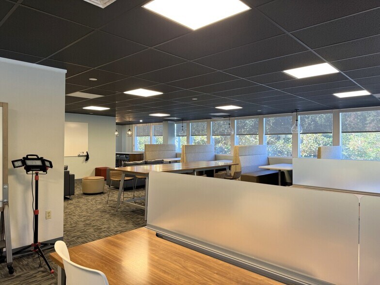 More Photos Of 4950 W Hamilton Ave, San Jose Office For Lease