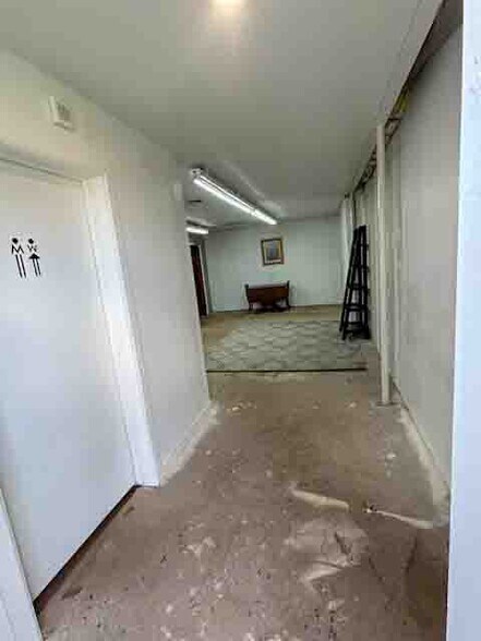 More Photos Of 16776 State Highway 33, Kingfisher Warehouse For Sale