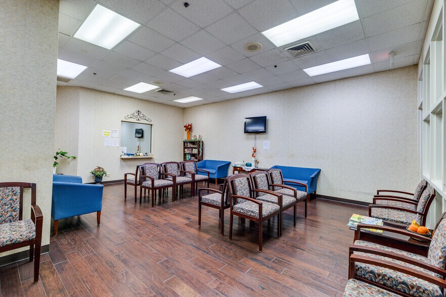 More Photos Of 102 Thomas Rd, West Monroe Medical For Sale