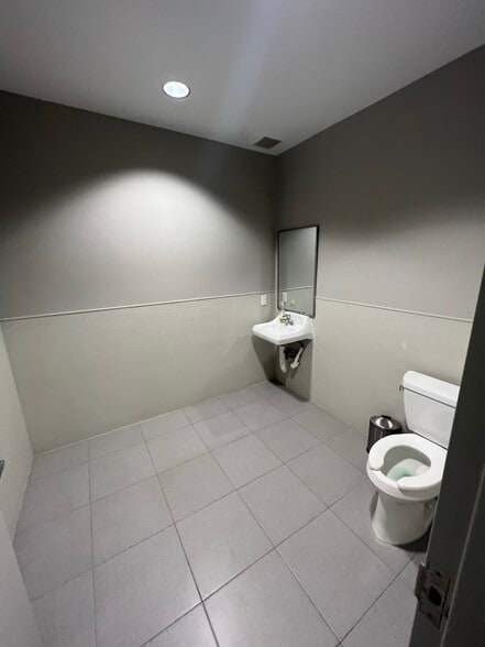 More Photos Of 3111 IH 30, Dallas Light Distribution For Lease