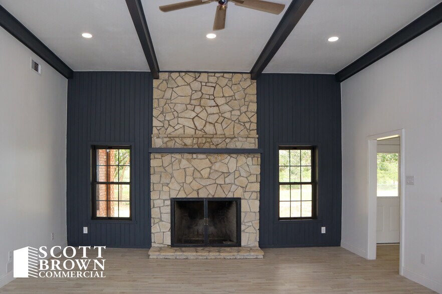 More Photos Of 10935 FM 1385, Pilot Point Unknown For Lease