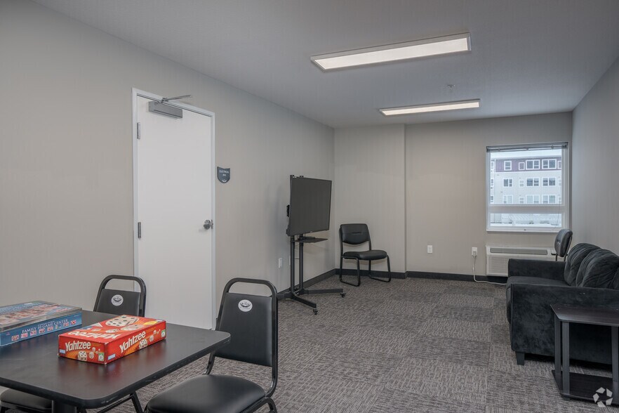 More Photos Of 2300 Hastings Ave, Newport Apartments For Lease