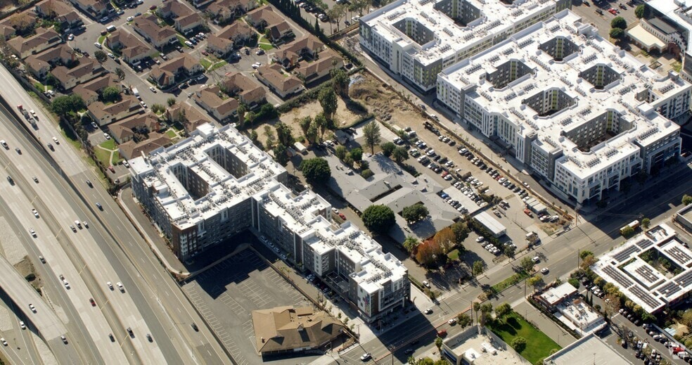 More Photos Of 2112-2116 E 1st St, Santa Ana Apartments For Lease