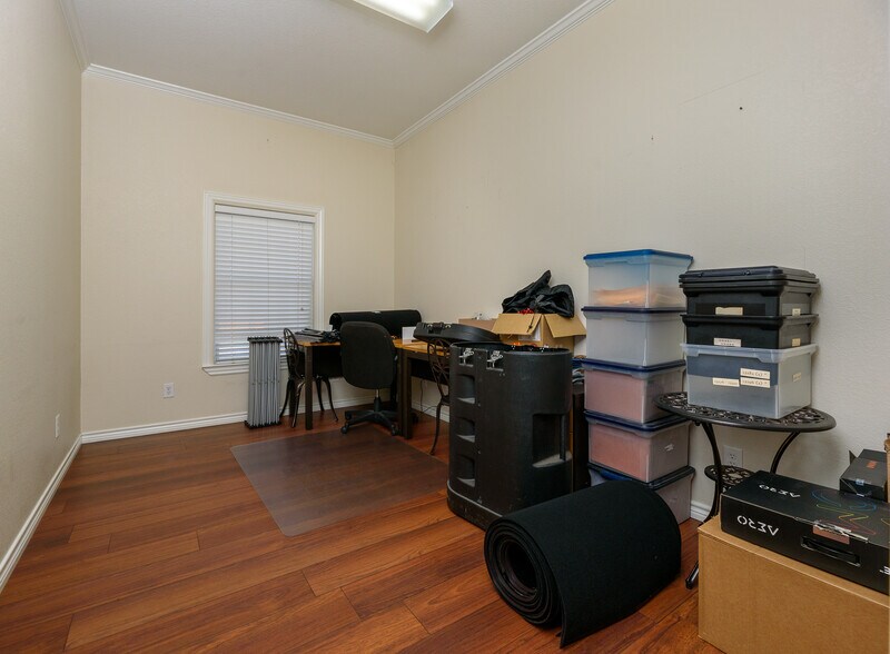 More Photos Of 301 S Seguin Rd, Converse Office For Sale