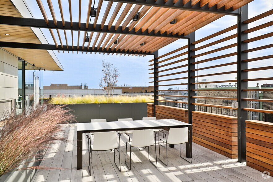 More Photos Of 1700 K St NW, Washington Office For Lease