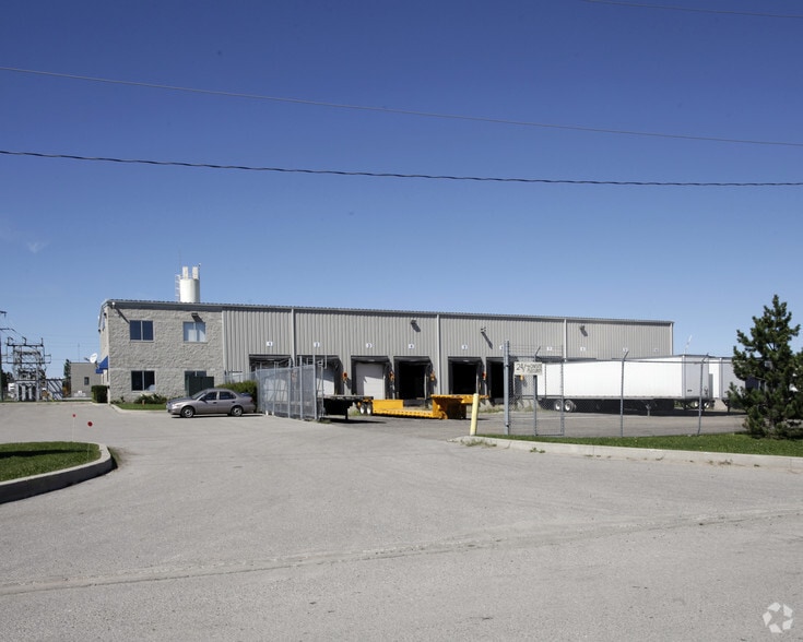 More Photos Of 2 Betomat Ct, Caledon Warehouse For Lease