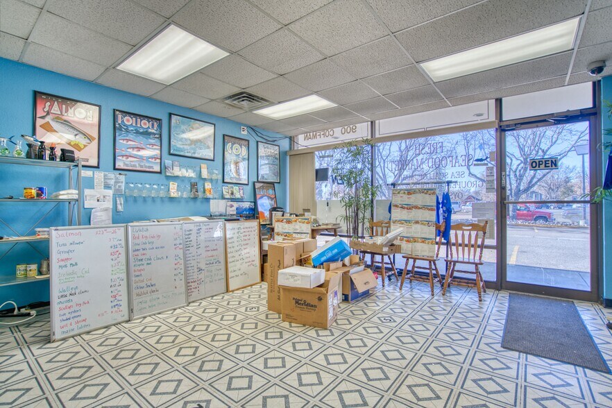 More Photos Of 900 Coffman St, Longmont General Retail For Lease