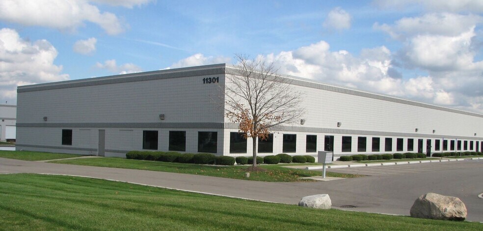 Primary Photo Of 11301 Metro Airport Center Dr, Romulus Warehouse For Lease