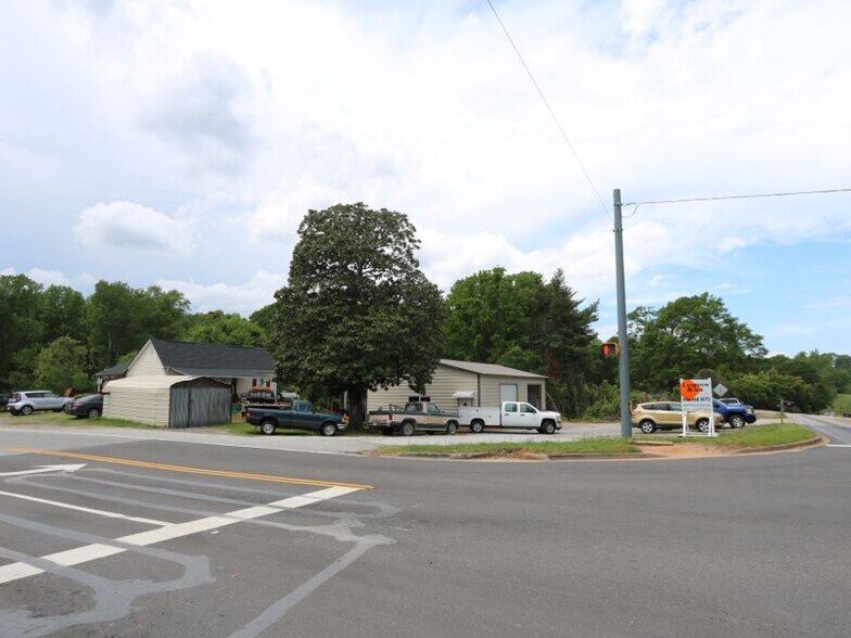 More Photos Of 1101 N Main St, Greer Auto Repair For Sale