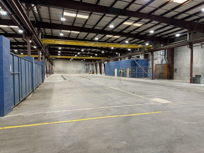 More Photos Of 1980 SW Wilshire Blvd, Burleson Warehouse For Sale