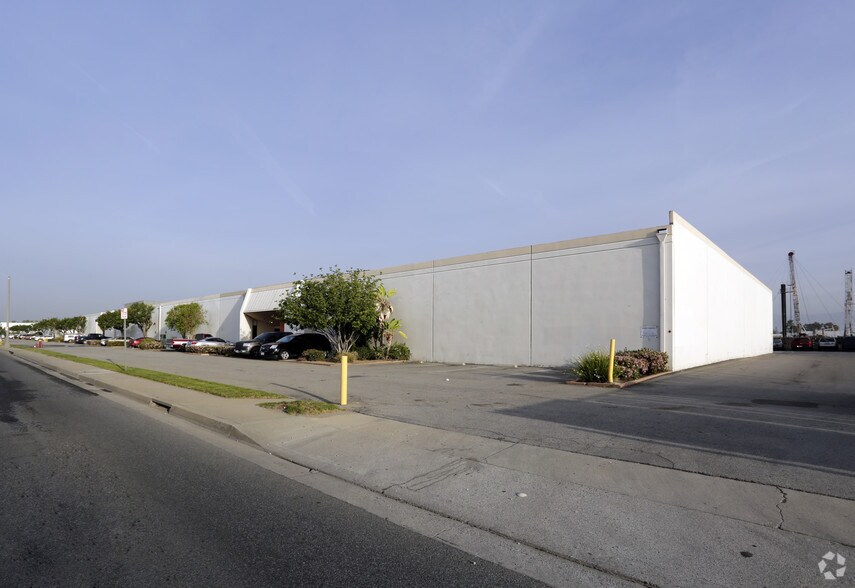 More Photos Of 12345-12405 Telegraph Rd, Santa Fe Springs Warehouse For Lease