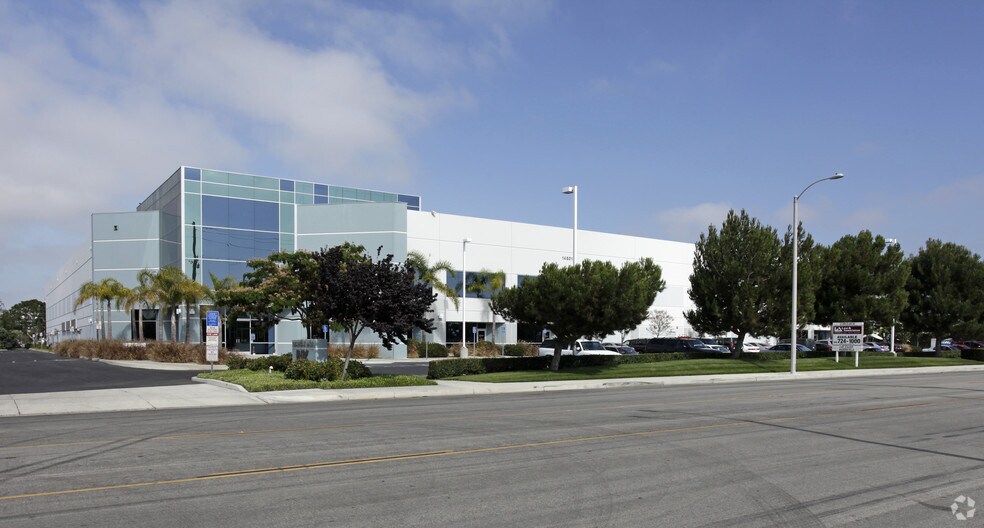 More Photos Of 14801 Able Ln, Huntington Beach Warehouse For Lease