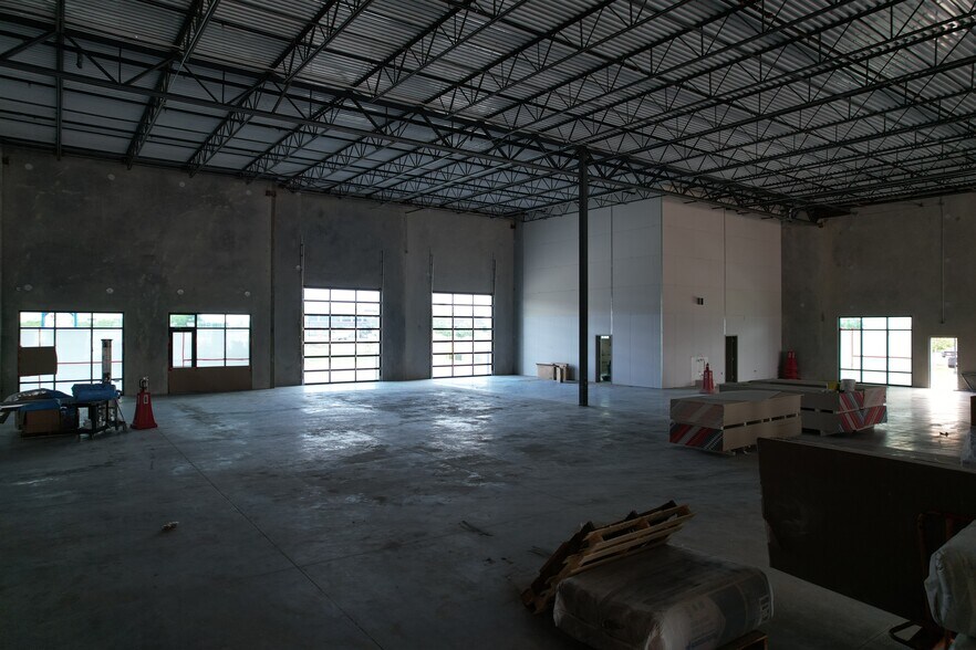 More Photos Of 19150 Marketplace Ave, Kyle Manufacturing For Lease