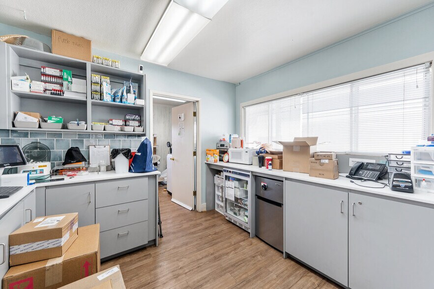 More Photos Of 1129-1135 Hunter Lake Dr, Reno Storefront Retail Residential For Sale