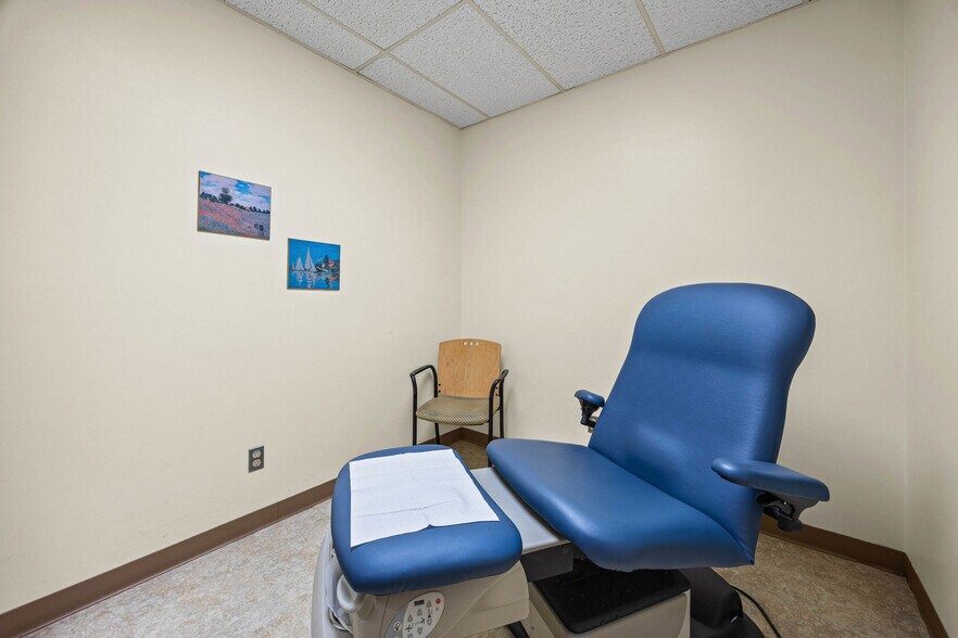 More Photos Of 61E Monroe Ave, Pittsford Medical For Sale