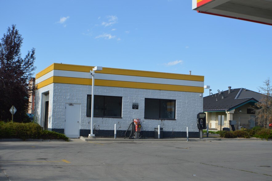 More Photos Of 9201 Huron St, Thornton Service Station For Sale