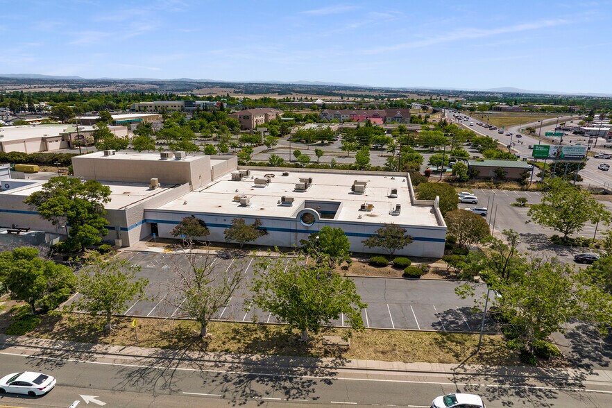 More Photos Of 400 E Park Ave, Chico Office For Sale