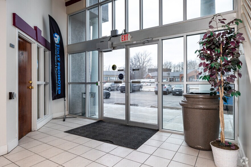 More Photos Of 3737 S Elizabeth St, Independence Office For Lease