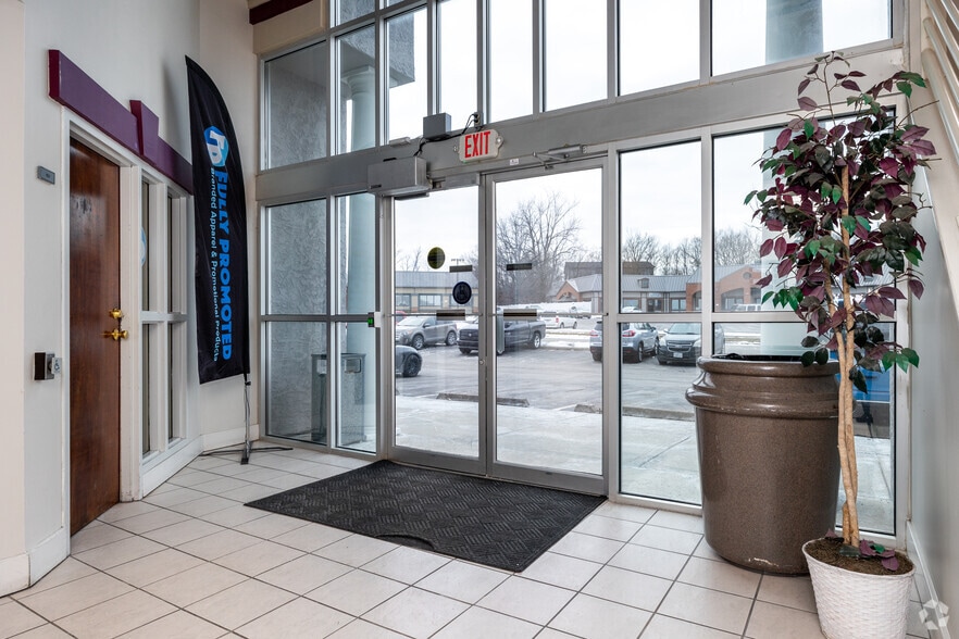 More Photos Of 3737 S Elizabeth St, Independence Office For Lease