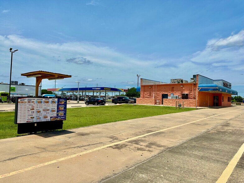 More Photos Of 5400 Avenue I, Rosenberg Restaurant For Lease