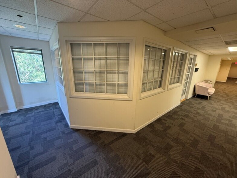 More Photos Of 288 Walnut St, Newton Office For Lease