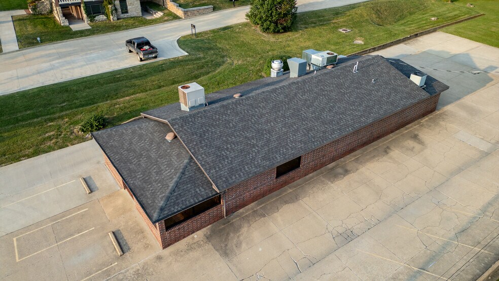 More Photos Of 924 N Main St, Mountain Grove Restaurant For Sale