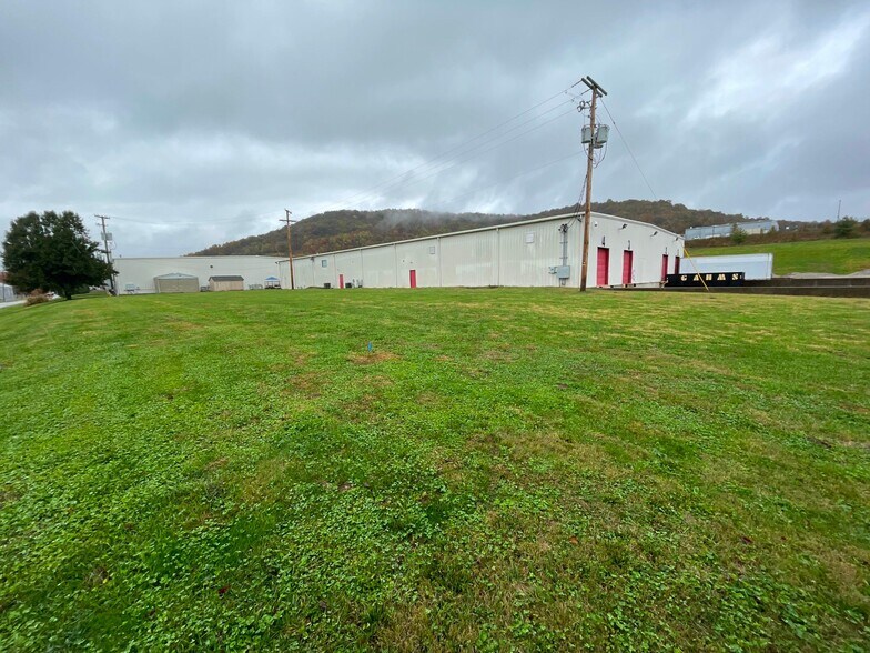 More Photos Of 708 Fairground Rd, Lucasville Land For Sale